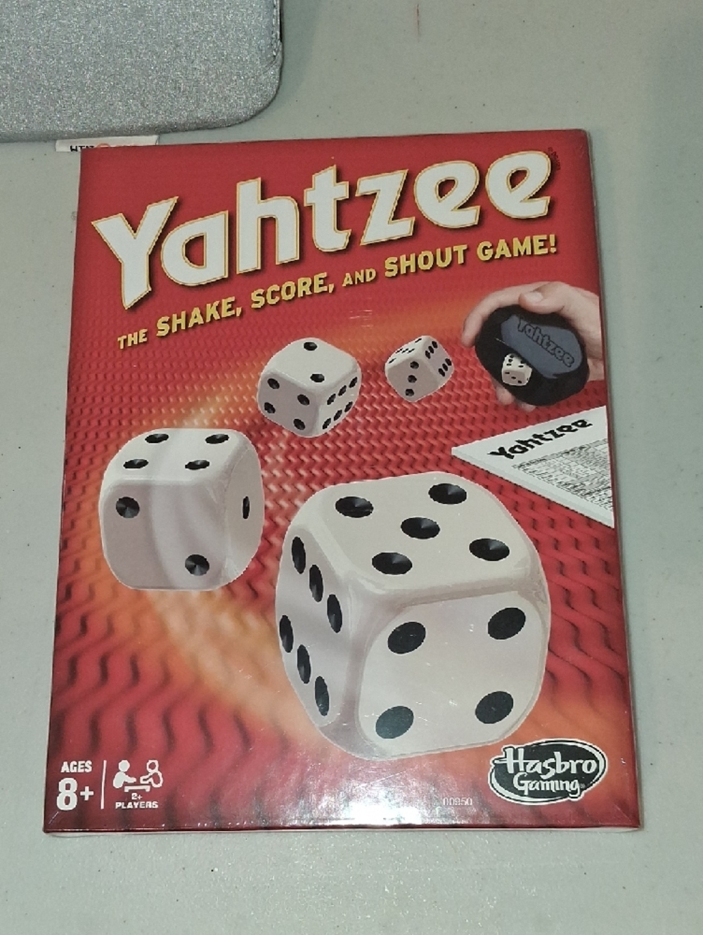 Hasbro Yahtzee Game - Red, White, Black - Picture 3 of 4
